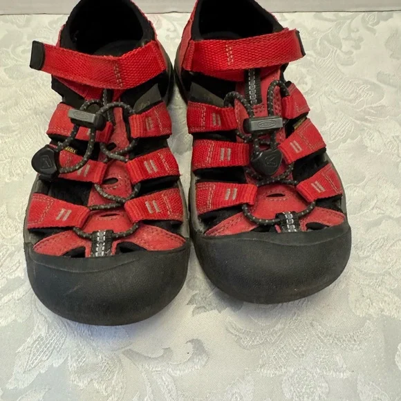 Keen Newport H2 Kids Size 2 Waterproof Sandal‎ Hiking Shoe Red Black Coastal - Picture 2 of 10